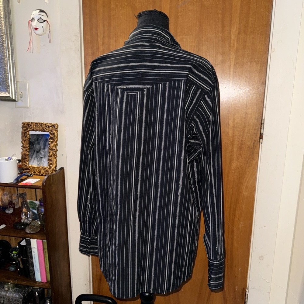 Wrangler button up - Picture 3 of 5